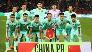 武汉江夏工匠打造大型不锈钢足球雕塑征战世界杯